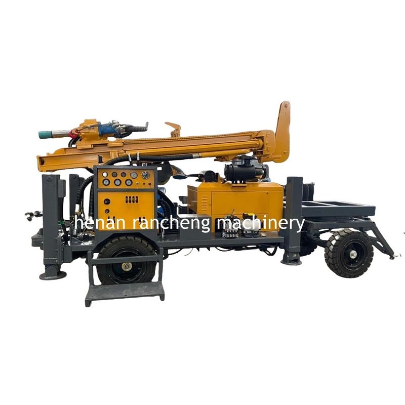 RCF220W 굴착 깊이 100~220m 바퀴 공기 회전식 물 우물 굴착 기구