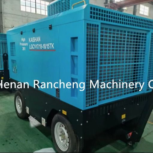 4륜 트레일러 타입 LGCY17-18-18/15TK 에어 컴프레서 작동 압력 18bar 210HP 커민스 엔진, 150-200m 드릴링용
